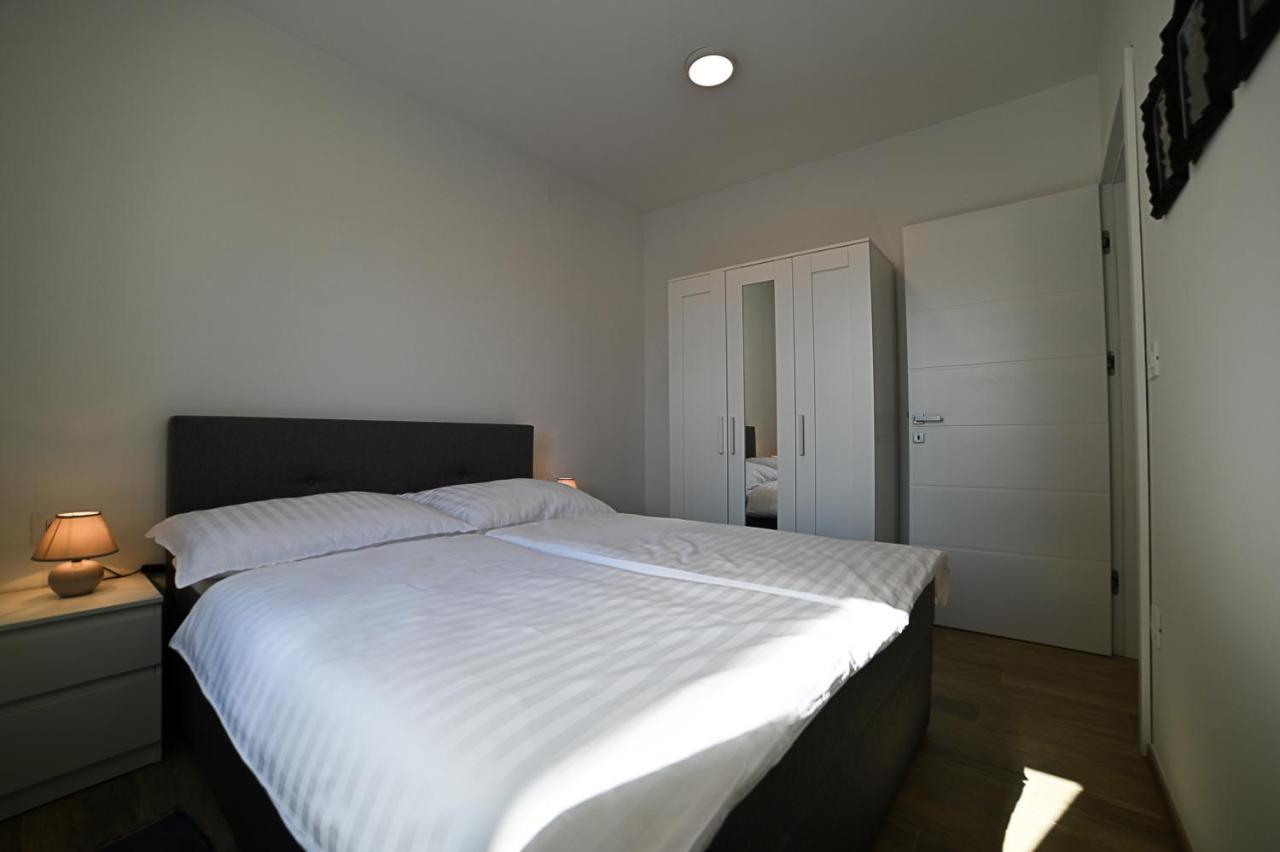 Apartment Perlitto Крес Екстериор снимка